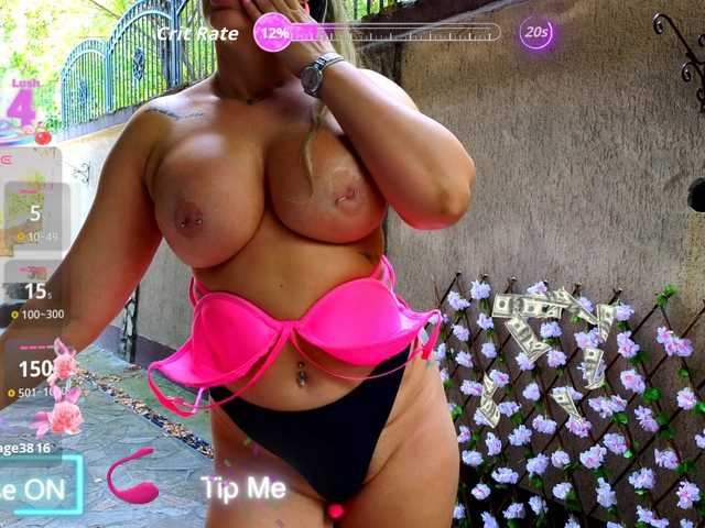 PrincessReyna live cam on BongaCams
