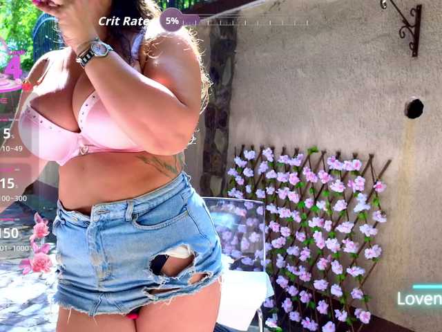 PrincessReyna live cam on BongaCams