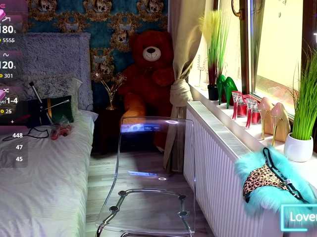 PrincessReyna live cam on BongaCams