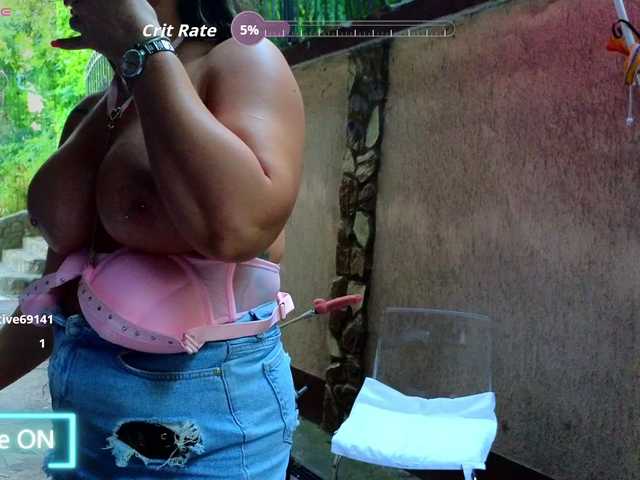 PrincessReyna live cam on BongaCams