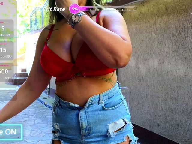 PrincessReyna live cam on BongaCams