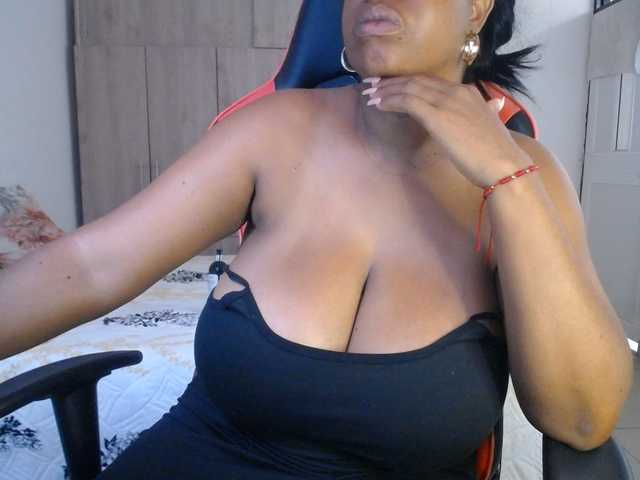 agatafox live webcam show