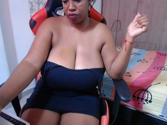 agatafox live webcam show
