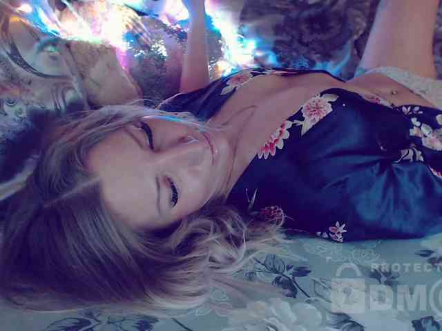 Gasoli_ne Live Webcam on BongaCams