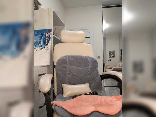 MonnaSky's BongaCams show and profile