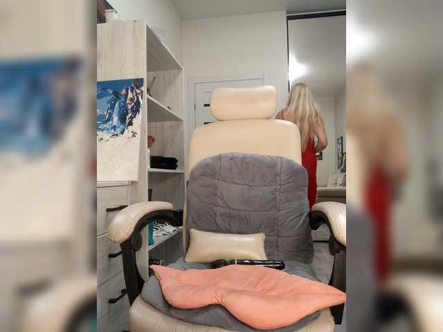 MonnaSky's BongaCams show and profile