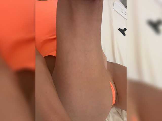 Lorablu live cam on BongaCams