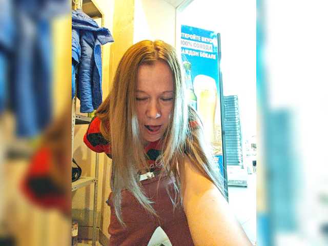  Misslyolika chat room