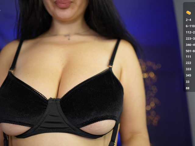Swarowskaya live cam on BongaCams