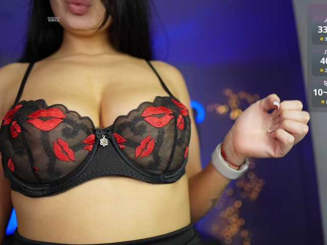 Swarowskaya live cam on BongaCams