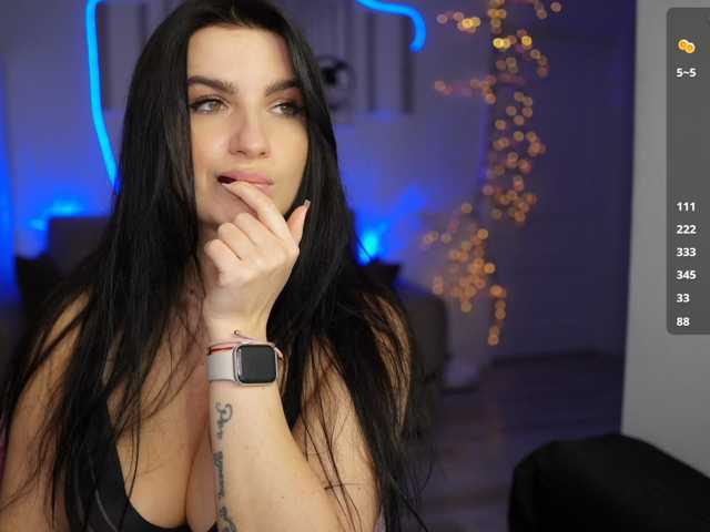 Swarowskaya live cam on BongaCams