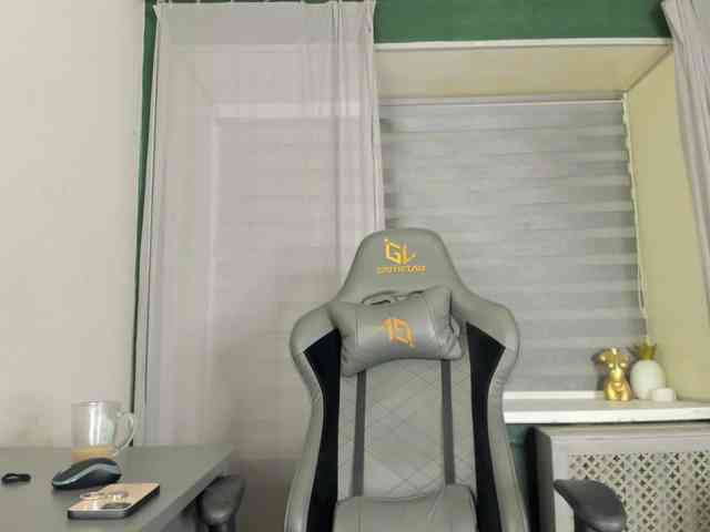 1_Aariella_1 webcam