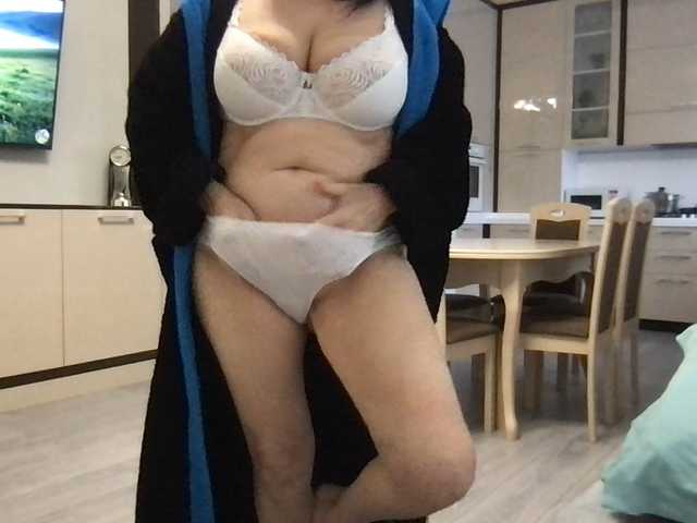 mmiissiiss1's BongaCams show and profile