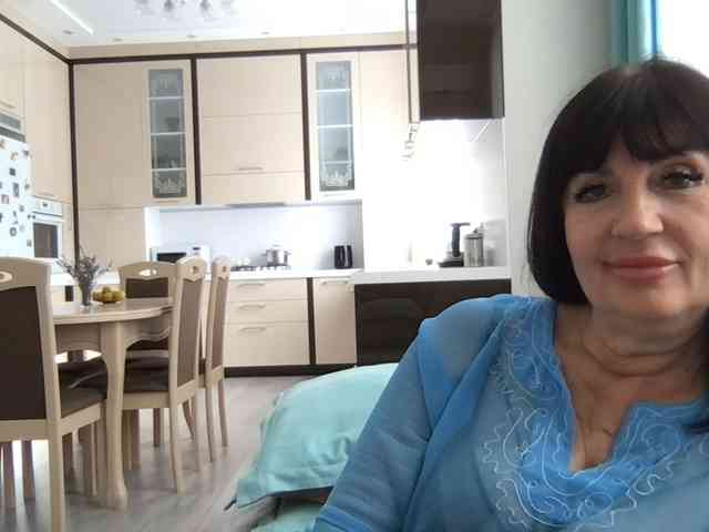 mmiissiiss1 live female cam on bongacams