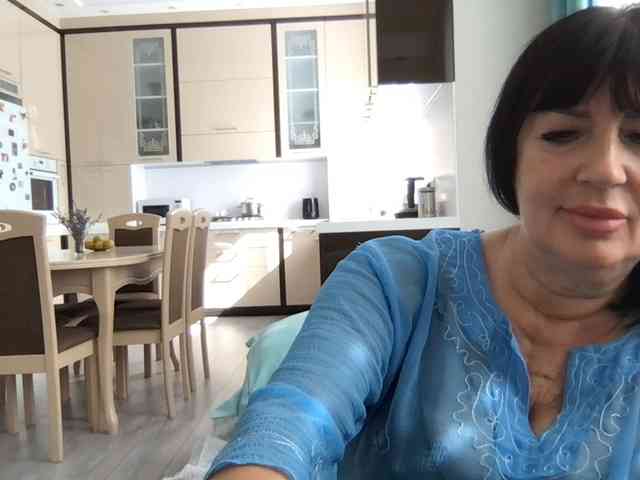 mmiissiiss1 live female cam on bongacams