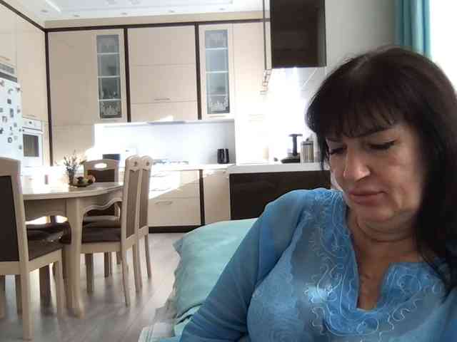 mmiissiiss1 live female cam on bongacams