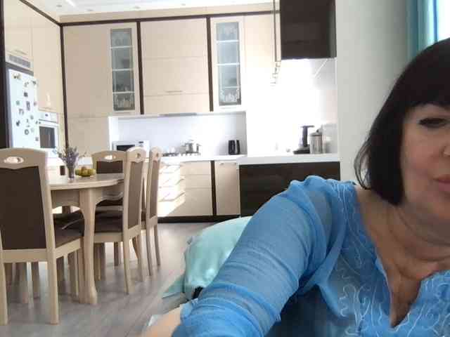 mmiissiiss1 live female cam on bongacams