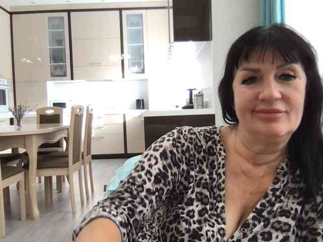 mmiissiiss1 live female cam on bongacams