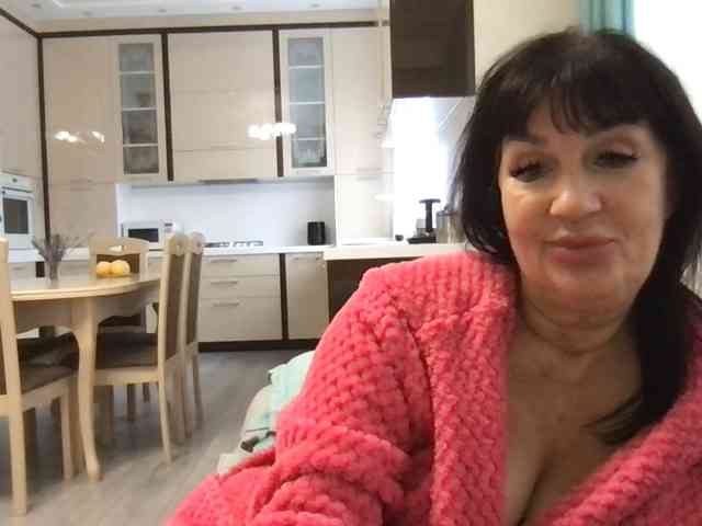 mmiissiiss1 live female cam on bongacams
