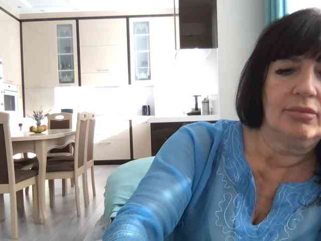 mmiissiiss1 live female cam on bongacams