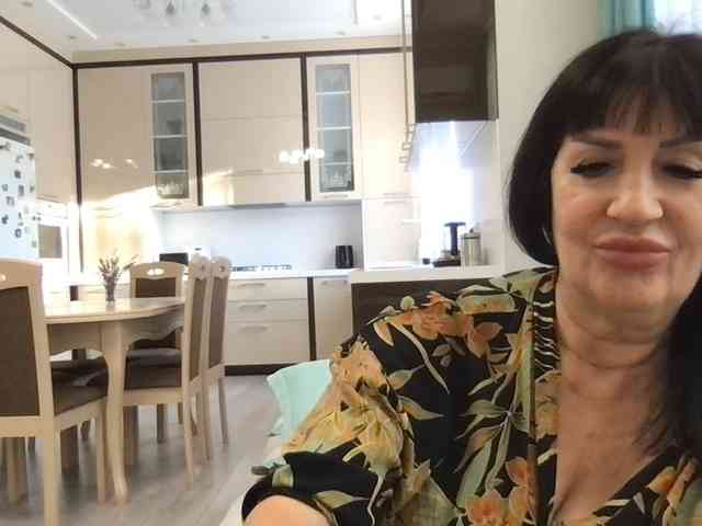 mmiissiiss1 live female cam on bongacams