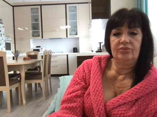 mmiissiiss1 live female cam on bongacams