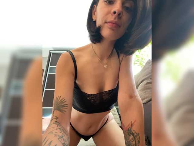 Hotbaby23 live cam on BongaCams