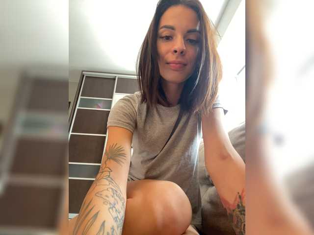 Hotbaby23 live cam on BongaCams