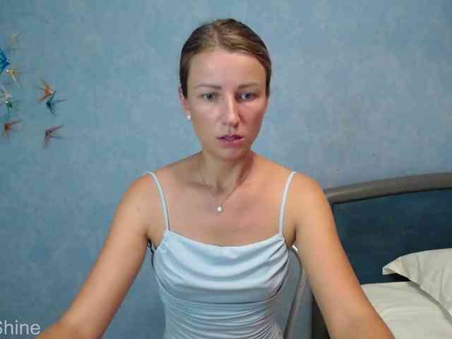 Anna_Shine webcam