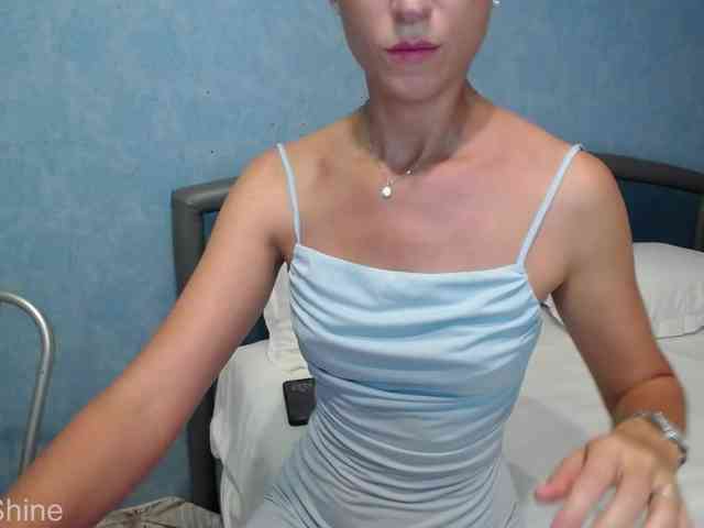 Anna_Shine webcam