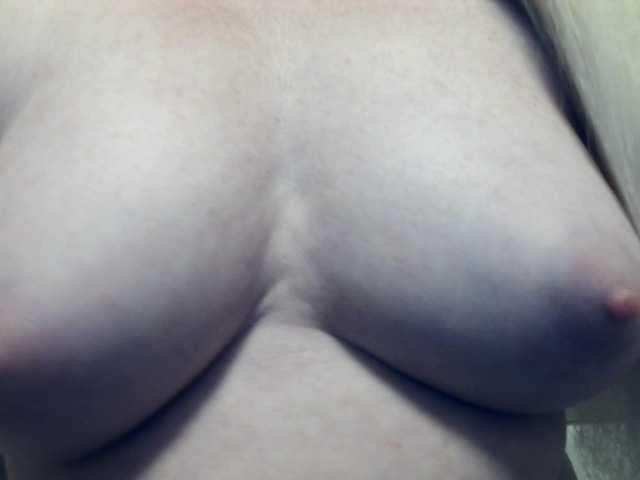 Lilia103 live cam on BongaCams