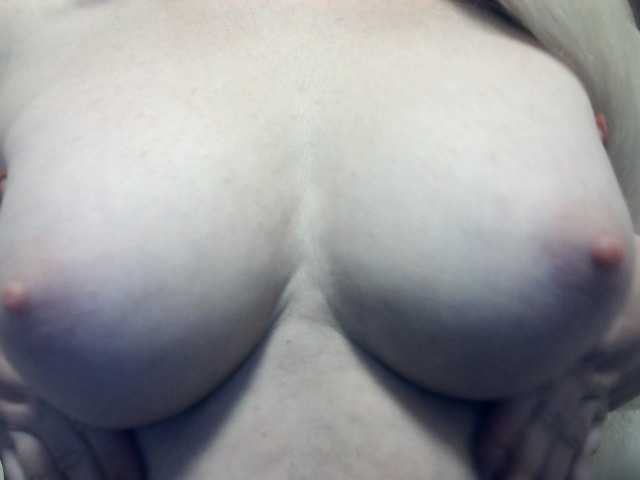 Lilia103 live cam on BongaCams