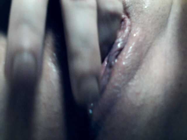 Lilia103 live cam on BongaCams