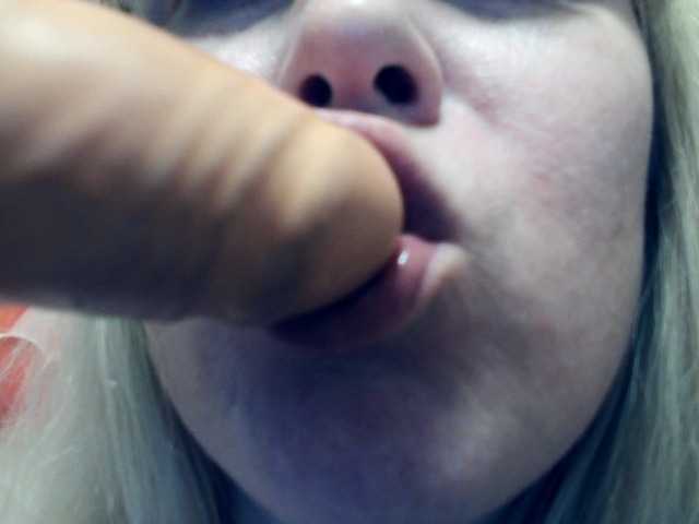 Lilia103 live webcam show