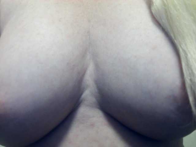 Lilia103 live cam preview