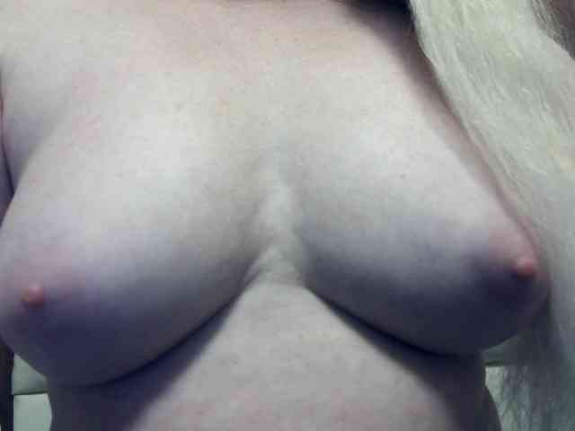 Lilia103 webcam