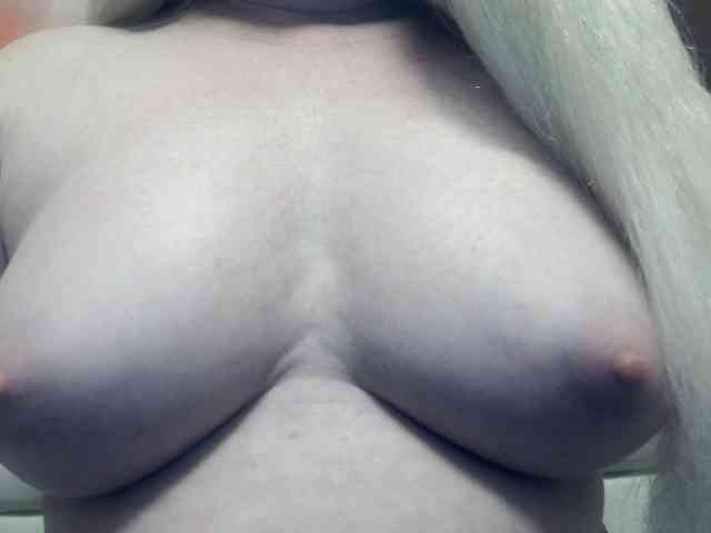 Lilia103 webcam