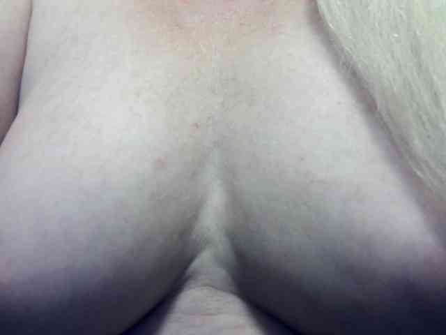 Lilia103 webcam