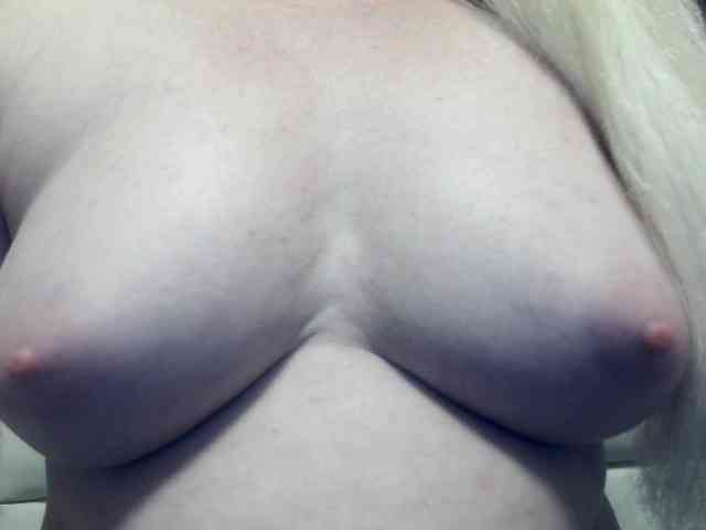 Lilia103 webcam