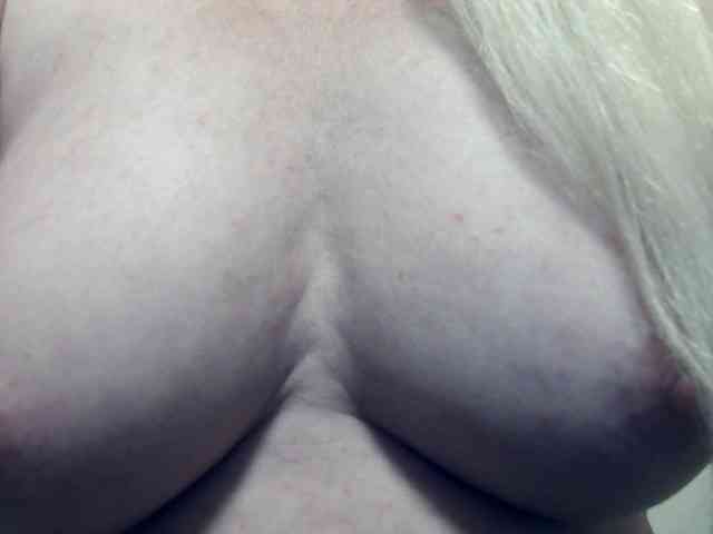 Lilia103 Live Webcam on BongaCams