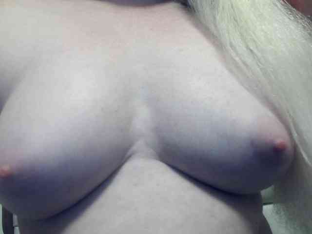 Lilia103 webcam