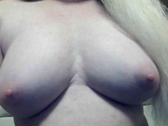 Lilia103 webcam