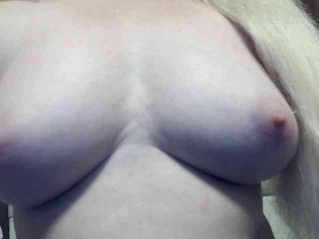 Lilia103 webcam
