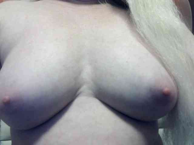 Lilia103 webcam