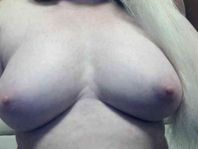 Lilia103 webcam