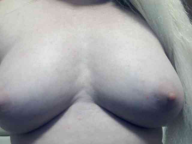 Lilia103 webcam