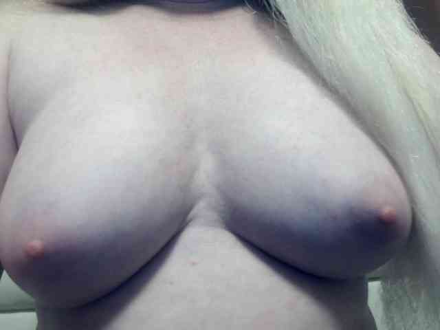 Lilia103 webcam