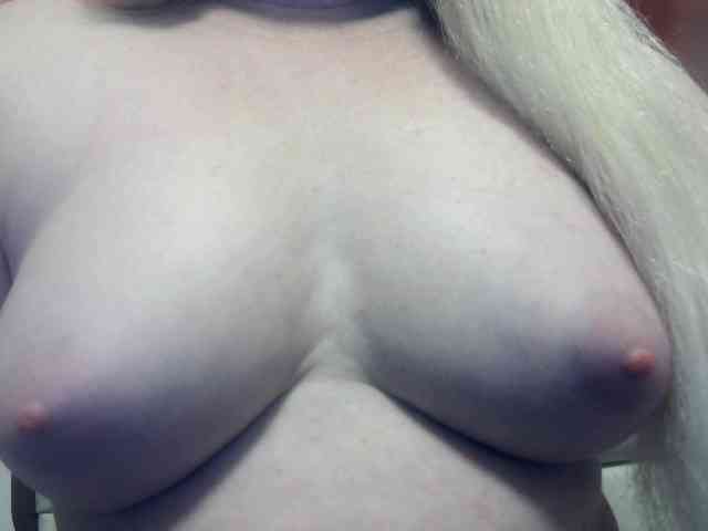 Lilia103 webcam