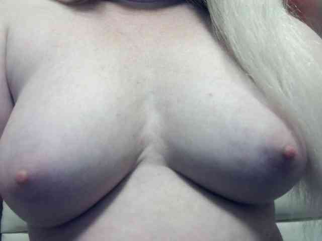 Lilia103 webcam