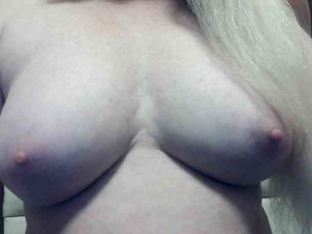 Lilia103 webcam